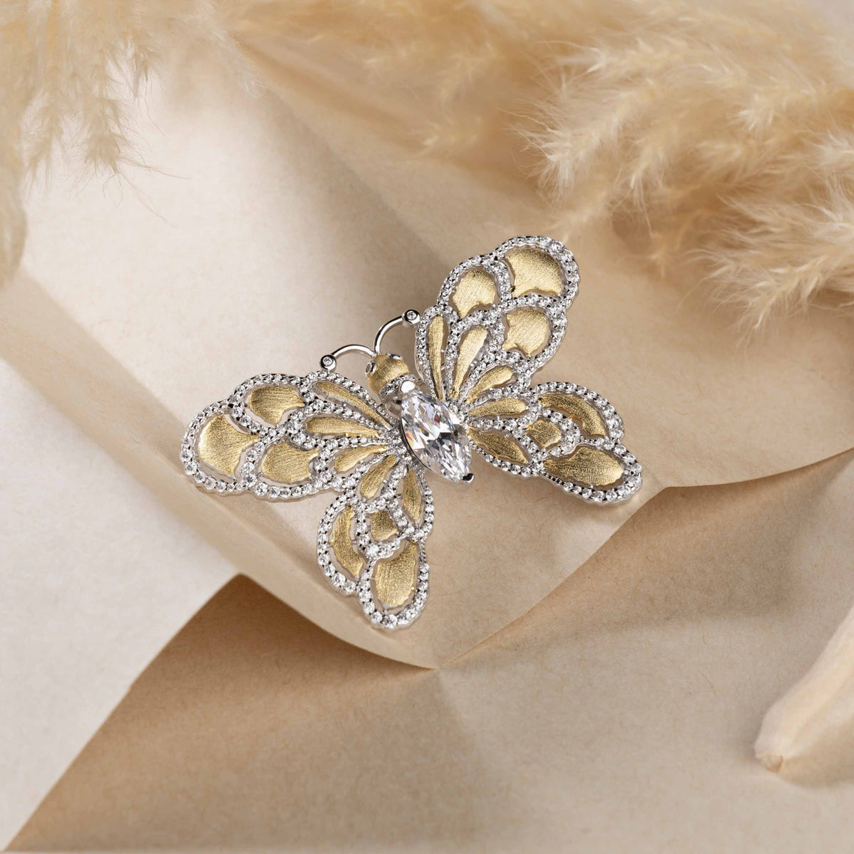 Handcrafted 925 sterling silver brooch with bird design, perfect for women’s or men's formal wear or as a statement accessory for weddings and parties. gift for women/girls, gift for men/boys. butterfly brooch