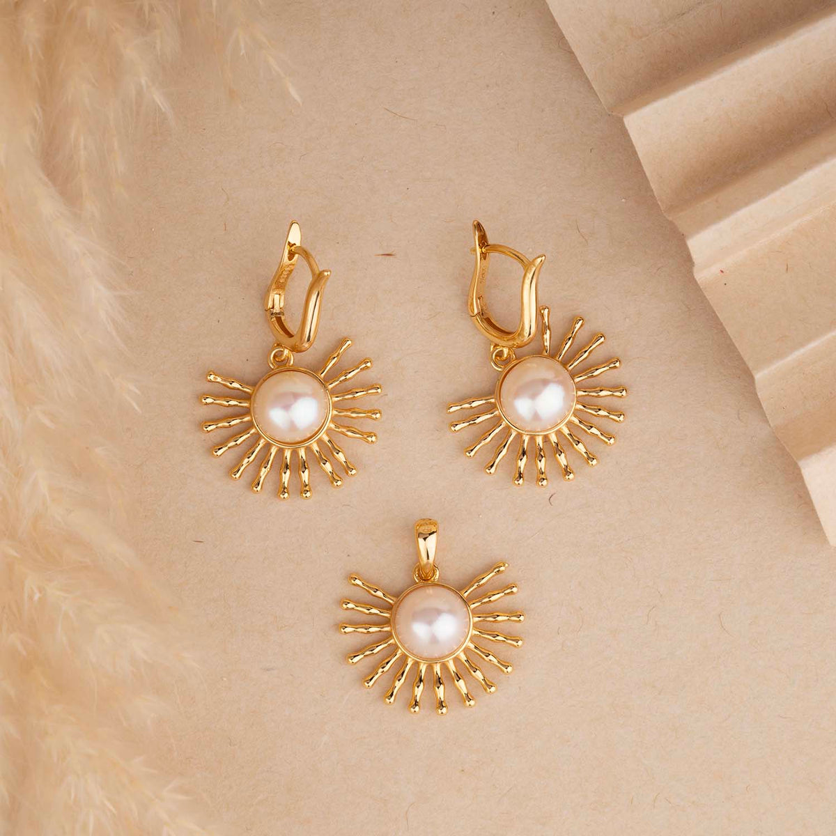 Pendant & Earrings Set