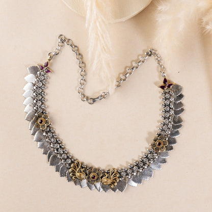 ‚Ä¢  Elegant silver choker with intricate filigree design, perfect for traditional and modern outfits