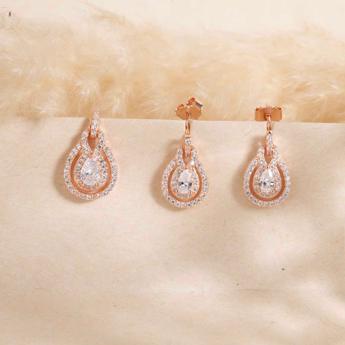 Sparking Rose Gold Pendant & Earrings Set