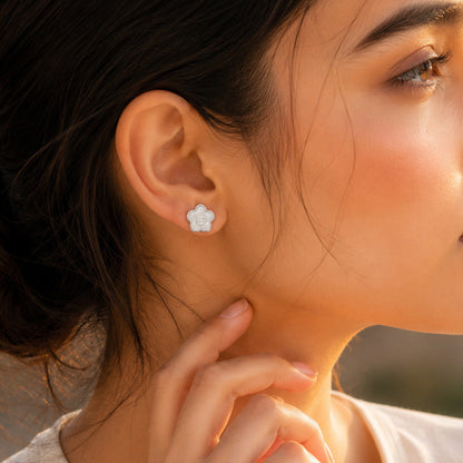 Mother of Pearl Flower Stud Earrings in 925 Sterling Silver